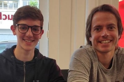 Vertragsunterzeichnung Jonas Galliker