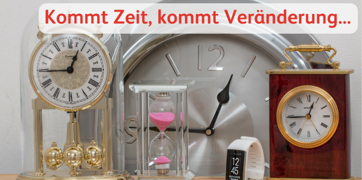 verschiedene Uhren mit Zitat: 